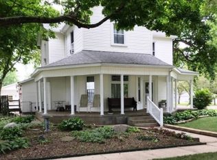 114 N 1st St, Easton, IL 62633