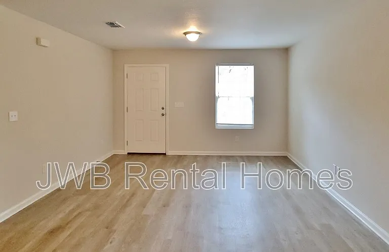 5652 Verbena Rd — Photo 6