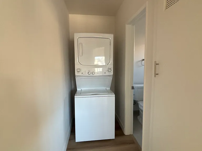 4555 W 173rd St #1 — Photo 6