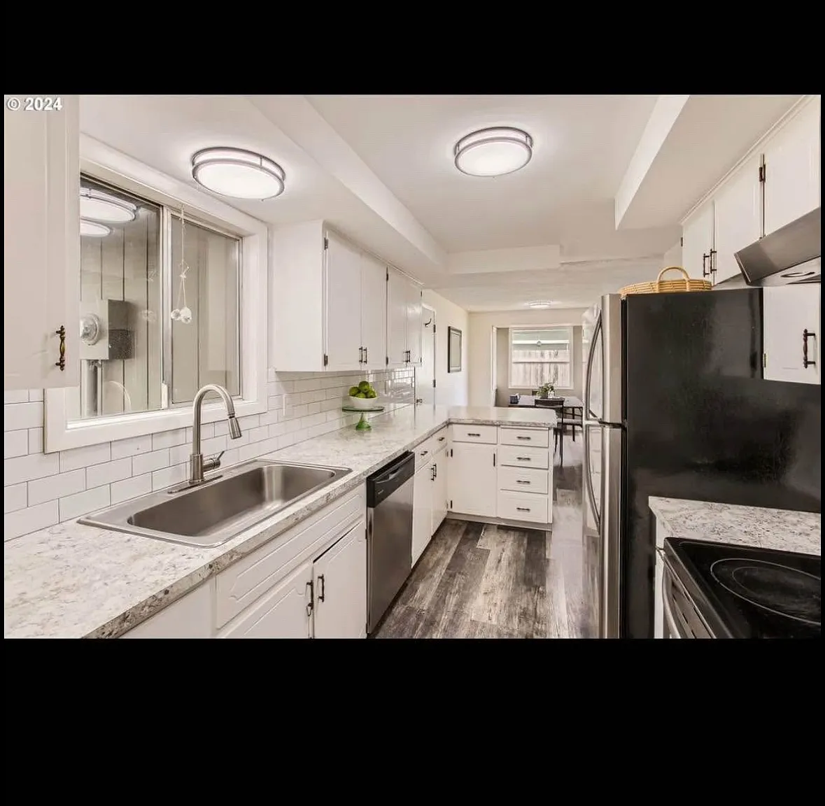NE 104th Ct, Vancouver — Photo 2