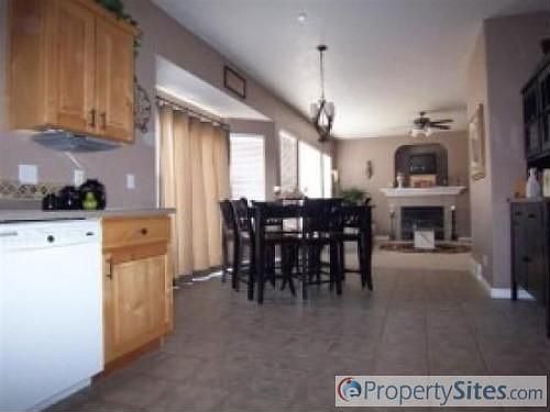 5th image of 15064 S Clover Leaf Ln