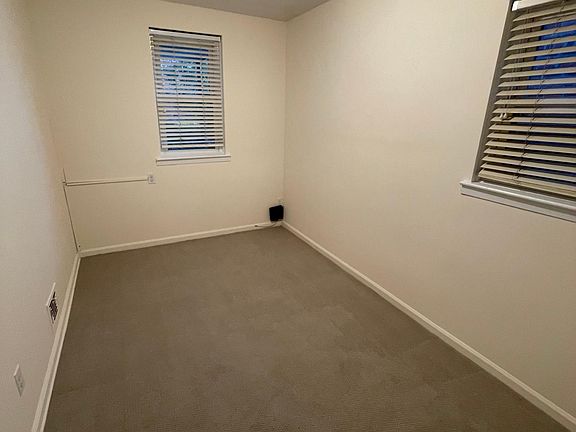 5th image of 2723 Mill Ave #1