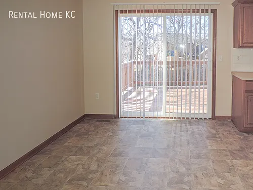 7402 Hedge Lane Ter — Photo 4