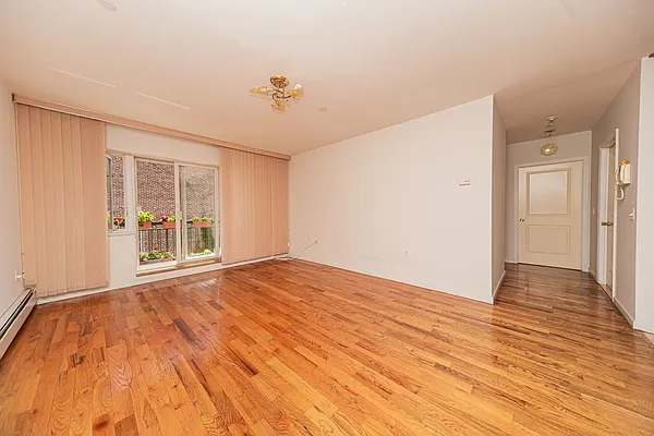 Sold by Maximillion Realty, Inc. | media 4