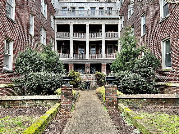 2nd image of 230 E 40th St APT C2