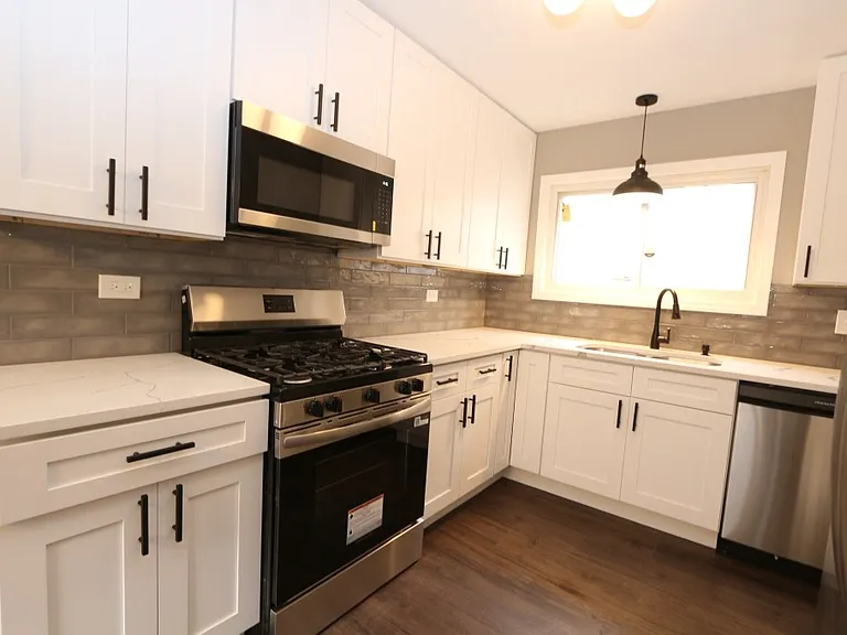 1413 W 112th Pl — Photo 8