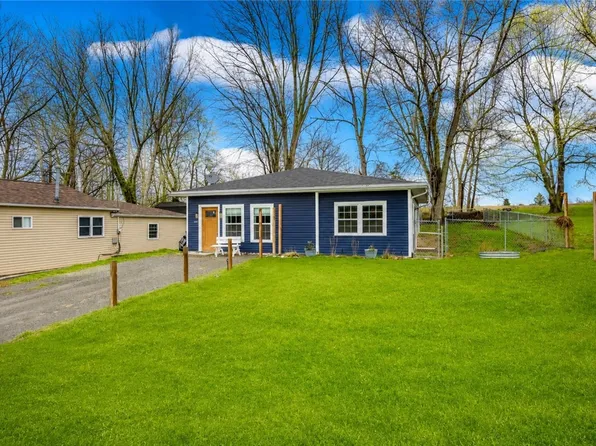 64 Pease Rd, Spencerport, NY 14559
