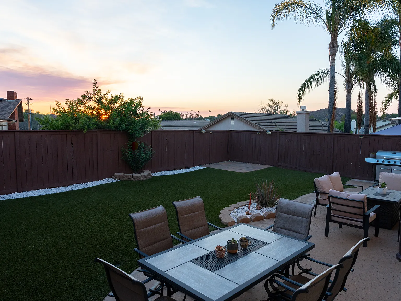 4 bed, 2.5 bath, 1801 sqft, $5,300 — Photo 4