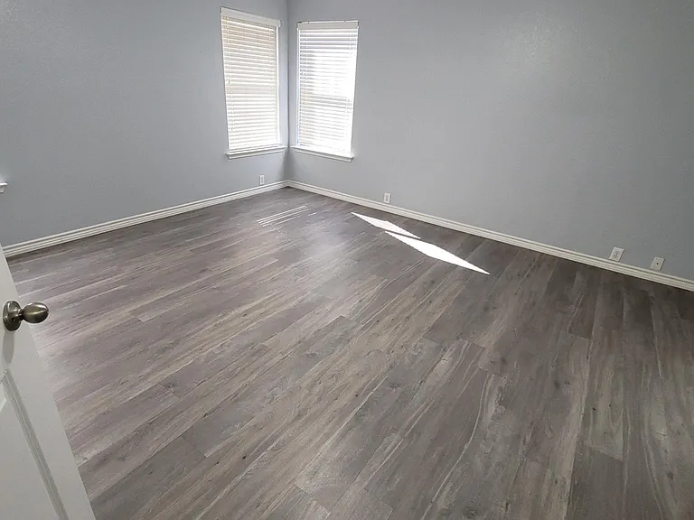 1101 Springcreek Dr — Photo 14