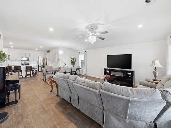 5th image of 318 Merriman Rd