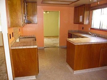 4th image of 1219 Summerview Dr