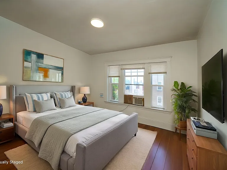 39 Strathmore Rd #2 — Photo 8