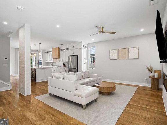2nd image of 1008 Herndon St NW