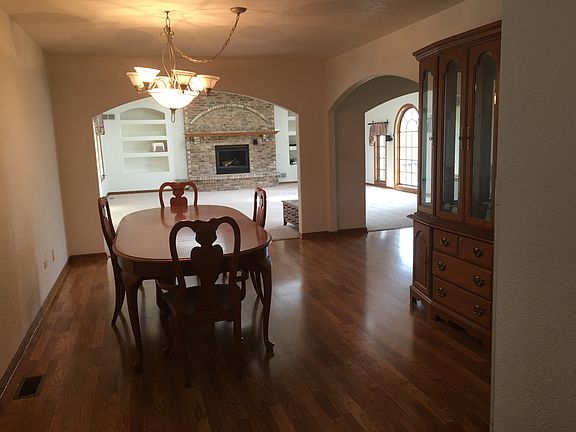 5th image of 580 Park Dr