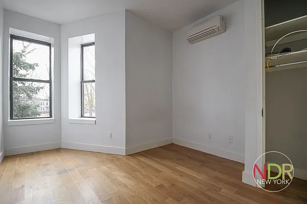 Rented by Next Door Realty NYC | media 9