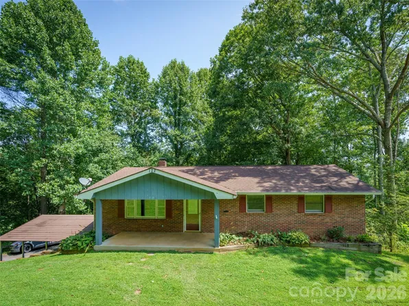 122 McCall Rd, Brevard, NC 28768
