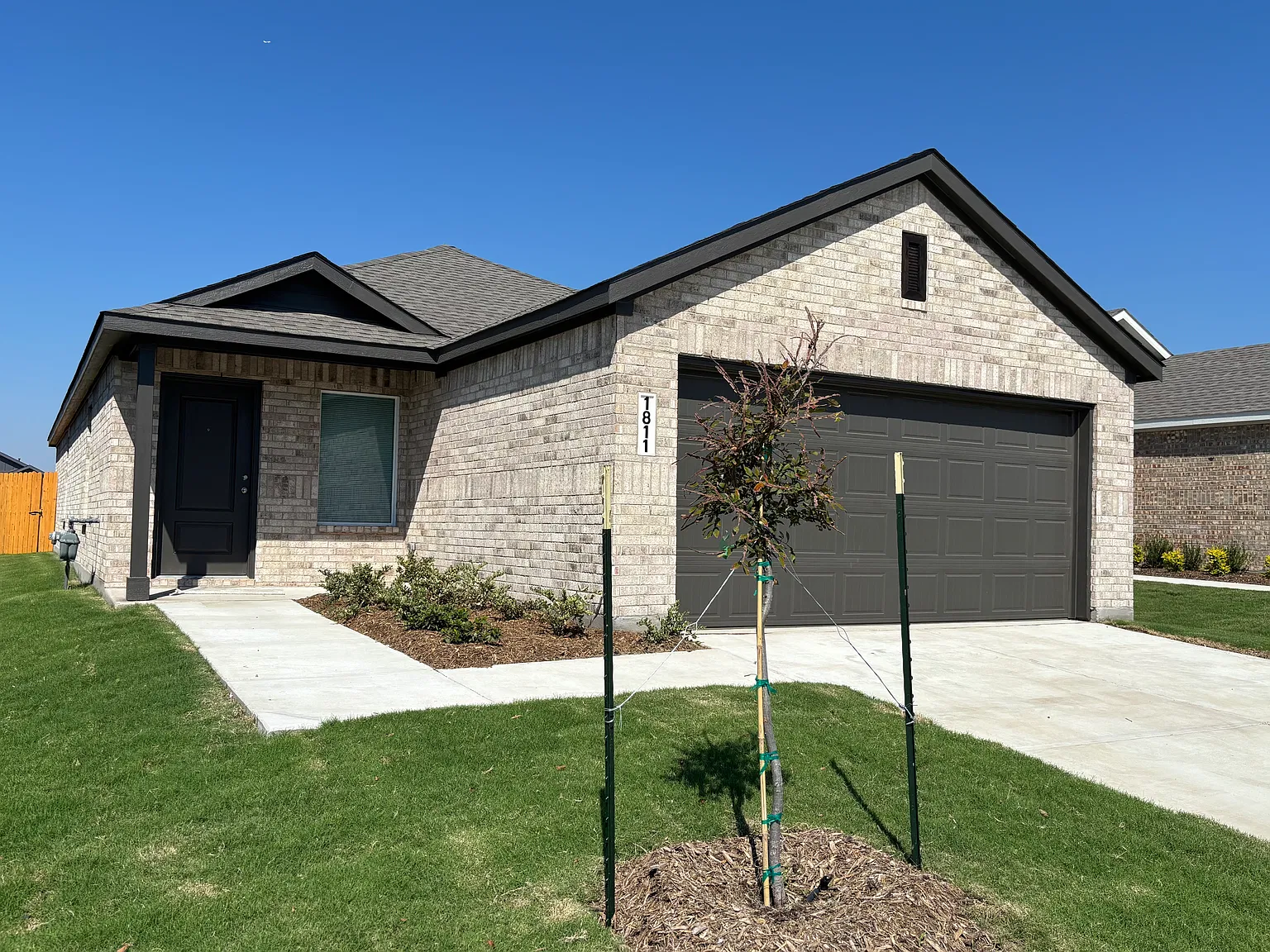 4 bed, 1656 sqft, $2,500 — Photo 2