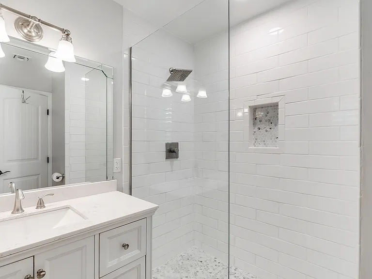 808 E Cavalier Dr — Photo 17