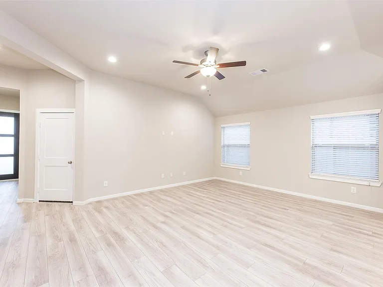 4022 Maple Glen Dr — Photo 6