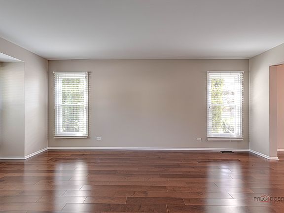 4th image of 285 Stanton Dr