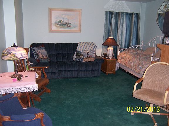 can be bedroom or family roo