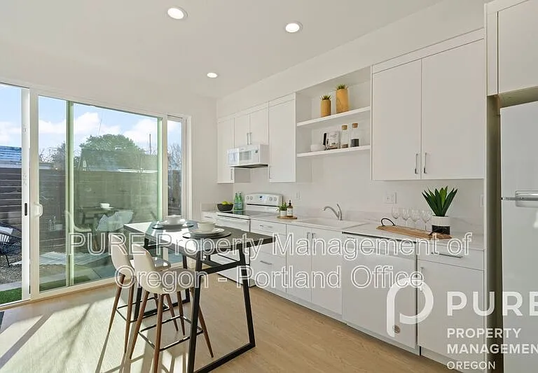 3736 NE Liberty Ter — Photo 6