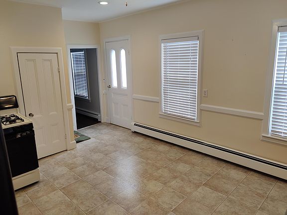 2nd image of 33 N Union St Floor 1
