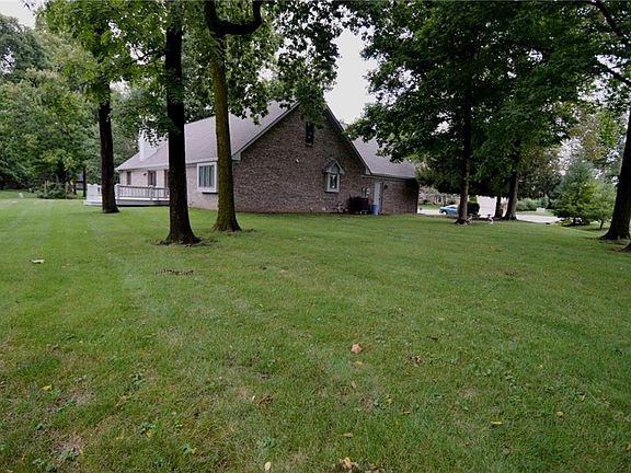 3rd image of 6887 Black Oak Ct E