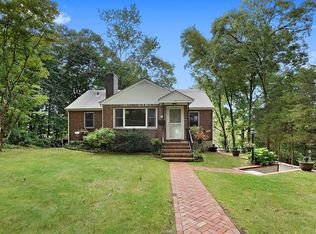 80 Grandview Dr, Mount Kisco, NY 10549