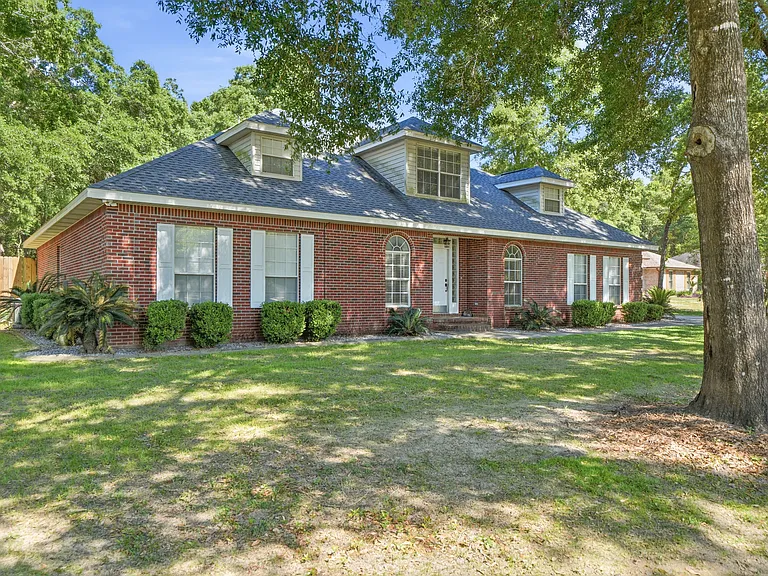 5855 Hunting Meadows Dr — Photo 3