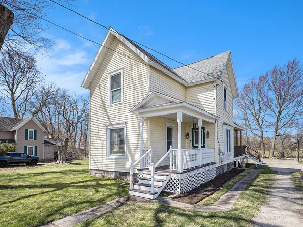 4434 W Hickory Rd, Hickory Corners, MI 49060