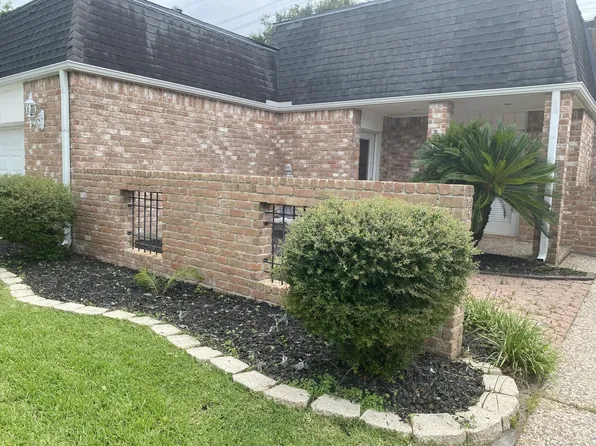 5 Bendwood Dr, Sugar Land, TX 77478