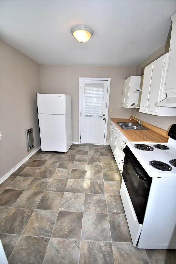 Woody Hills Dr - 936 / 938 — Photo 4