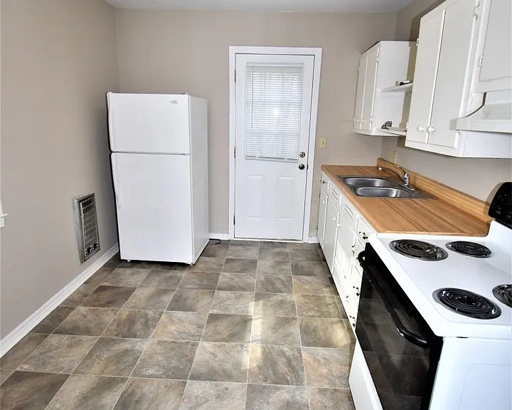 Woody Hills Dr - 936 / 938 — Photo 4
