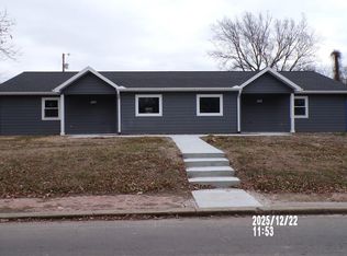 201 & 203 S 1st St, Iola, KS 66749