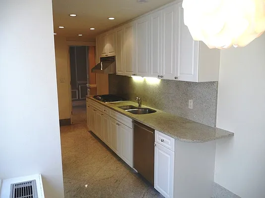 Rented by Corcoran | media 27