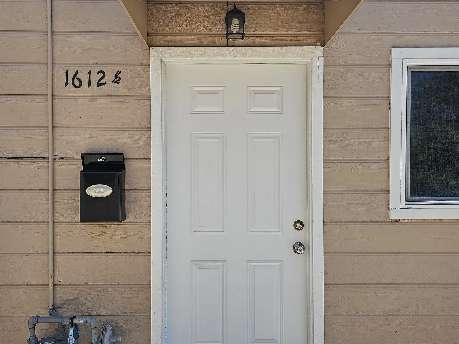 1 bed, 700 sqft, $1,900 — Photo 2