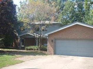 1030 Fairway Ct NE, Warren, OH
