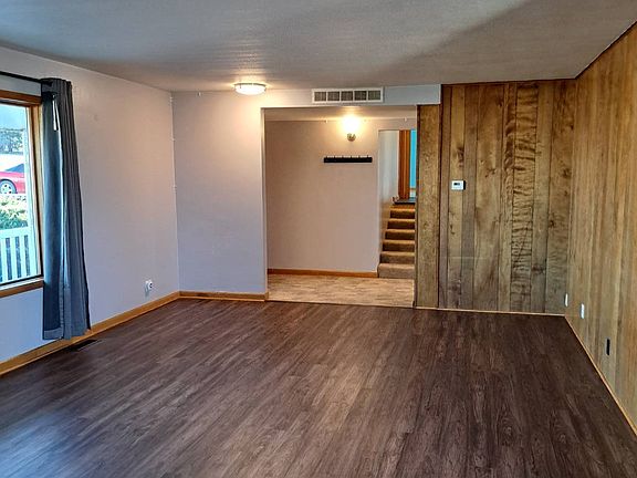 4th image of 1325 Maple St