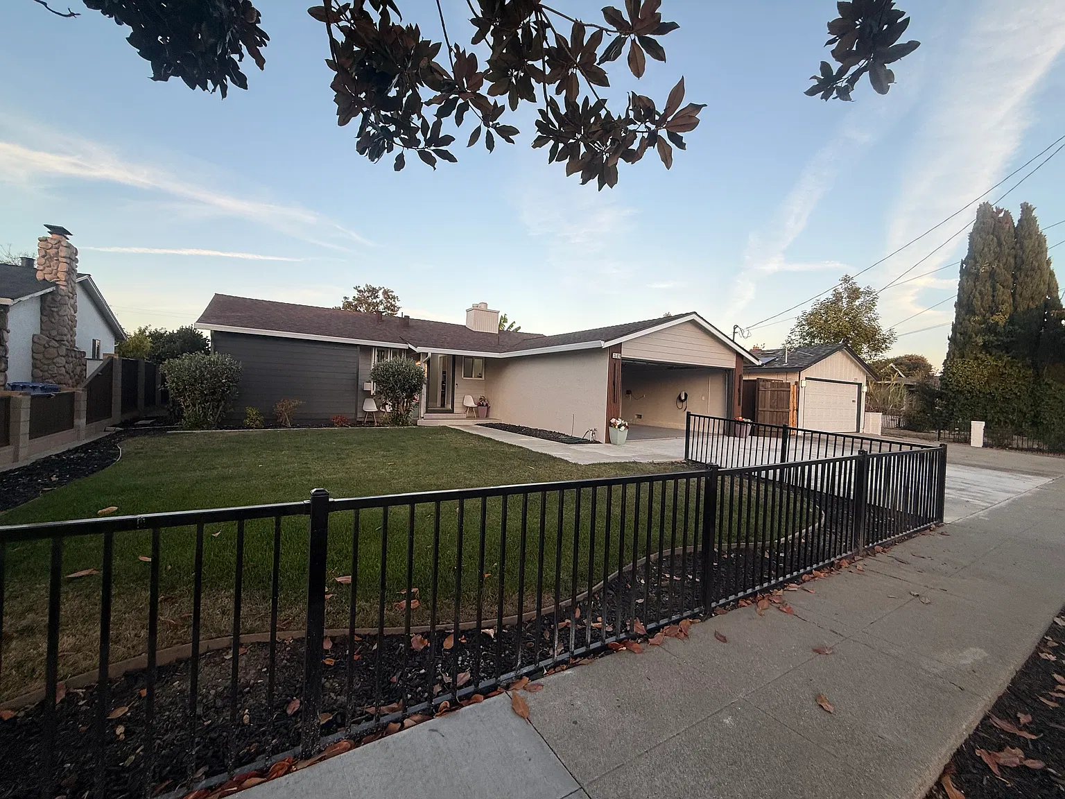 3 bed, 1124 sqft, $4,100 — Photo 2
