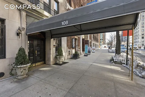 Sold by Compass | media 22