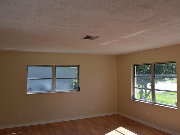 3rd image of 2506 Tomoka Ave