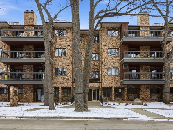 420 6th Ave S APT 303, Fargo, ND 58103