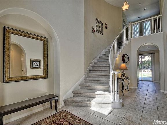 3rd image of 1598 Parkway Dr