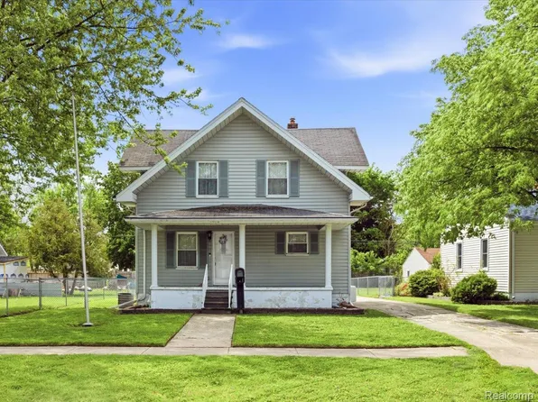 1412 Minnie St, Port Huron, MI 48060