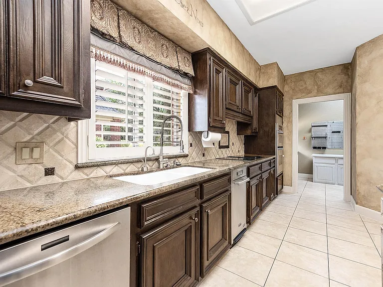 3702 Belle Grove Ln — Photo 19