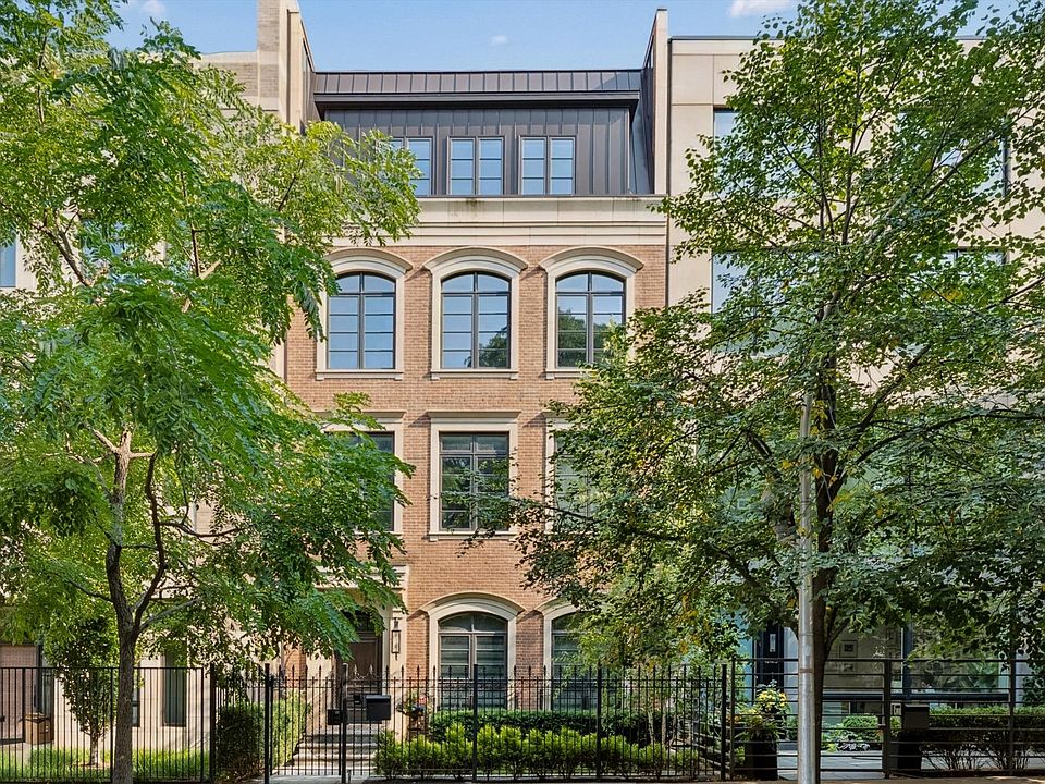 1st image of 441 W Deming Pl