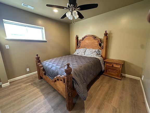 3rd image of 841 E Markea Ave