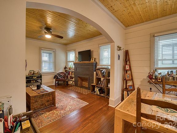 4th image of 107 Riverview Dr