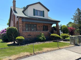 2 W Oak St, Street, PA 18254